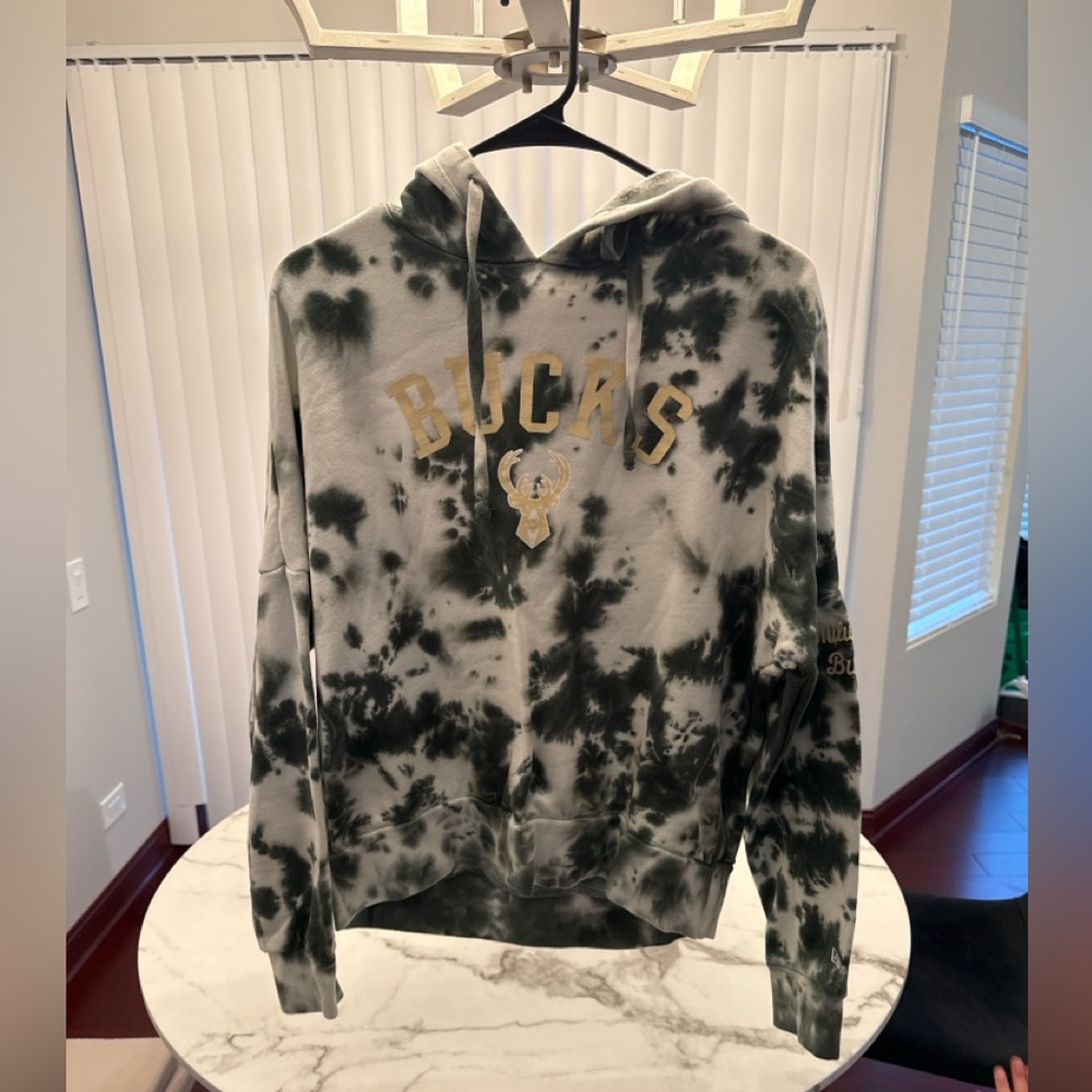 New Era Green and White Tie-Dye Bucks Hoodie